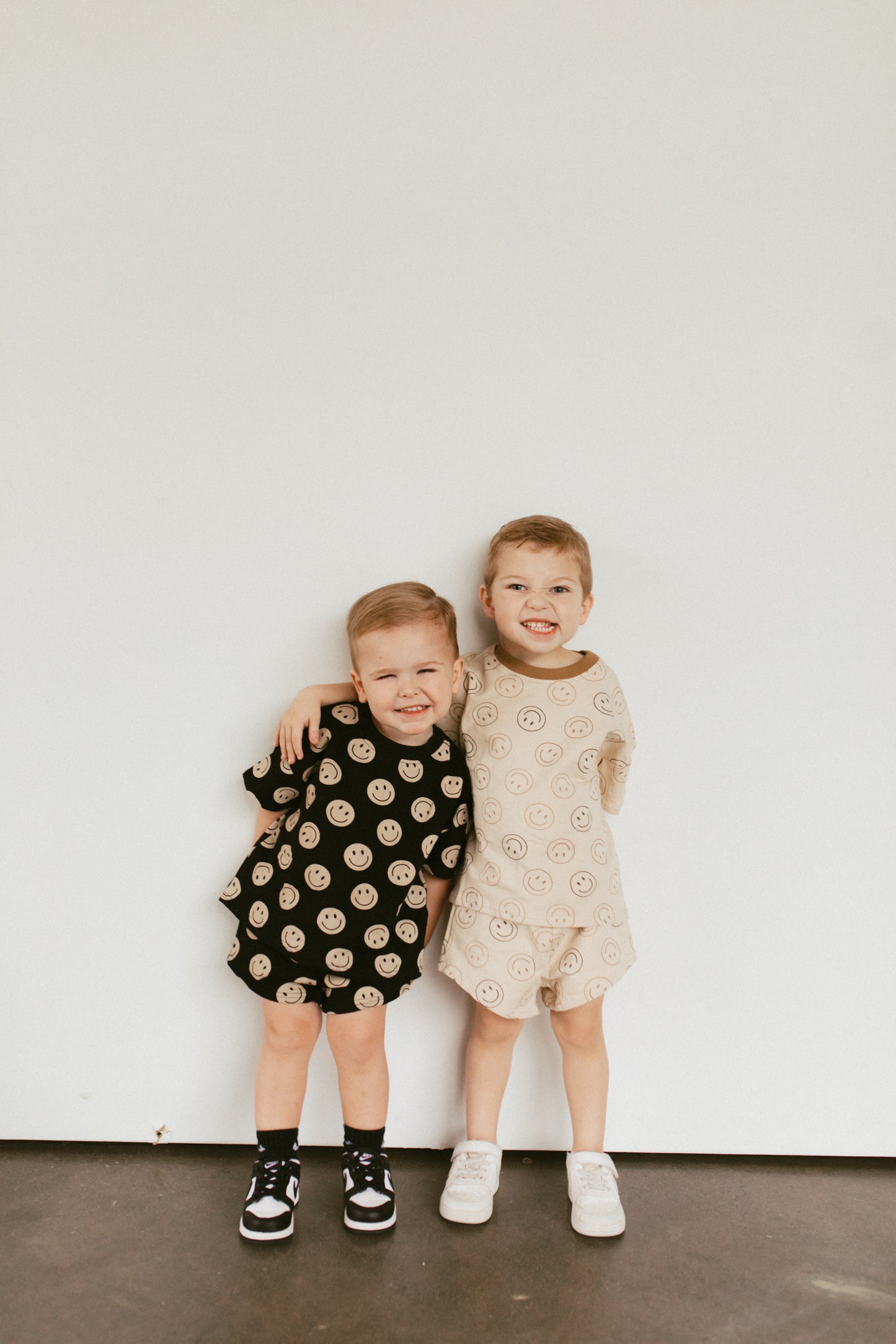 Find Joy Smiley Set - Black