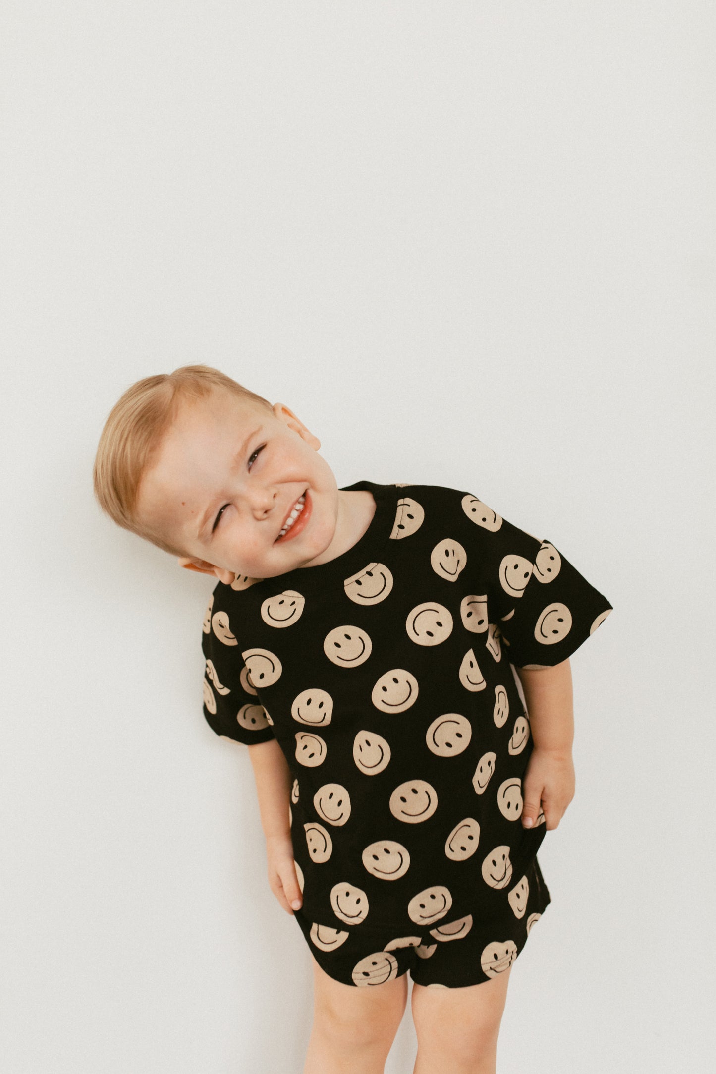 Find Joy Smiley Set - Black