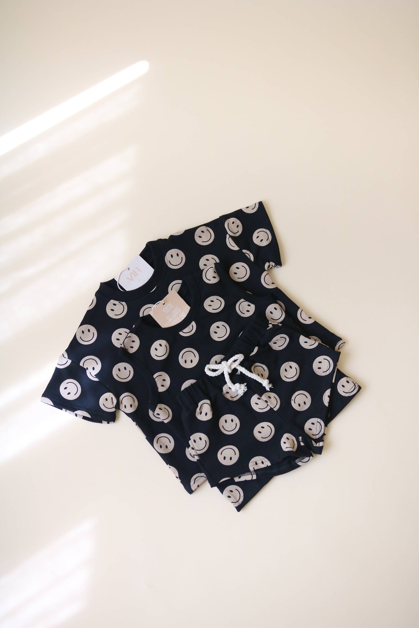 Find Joy Smiley Set - Black